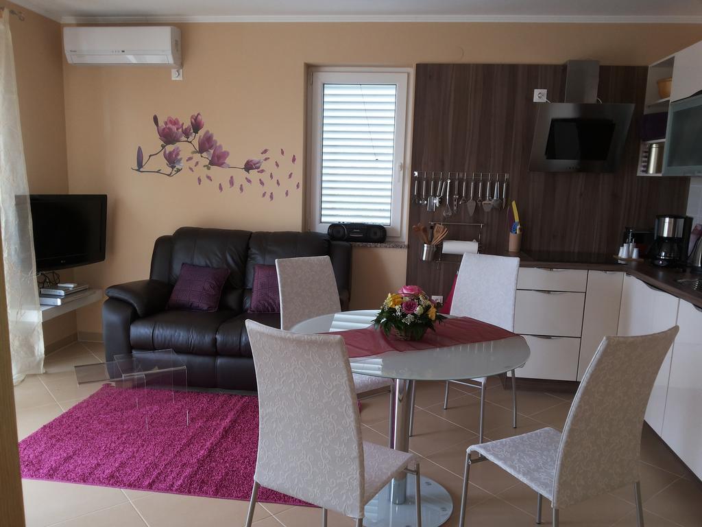 Apartment Soni A4 Krk Town Buitenkant foto